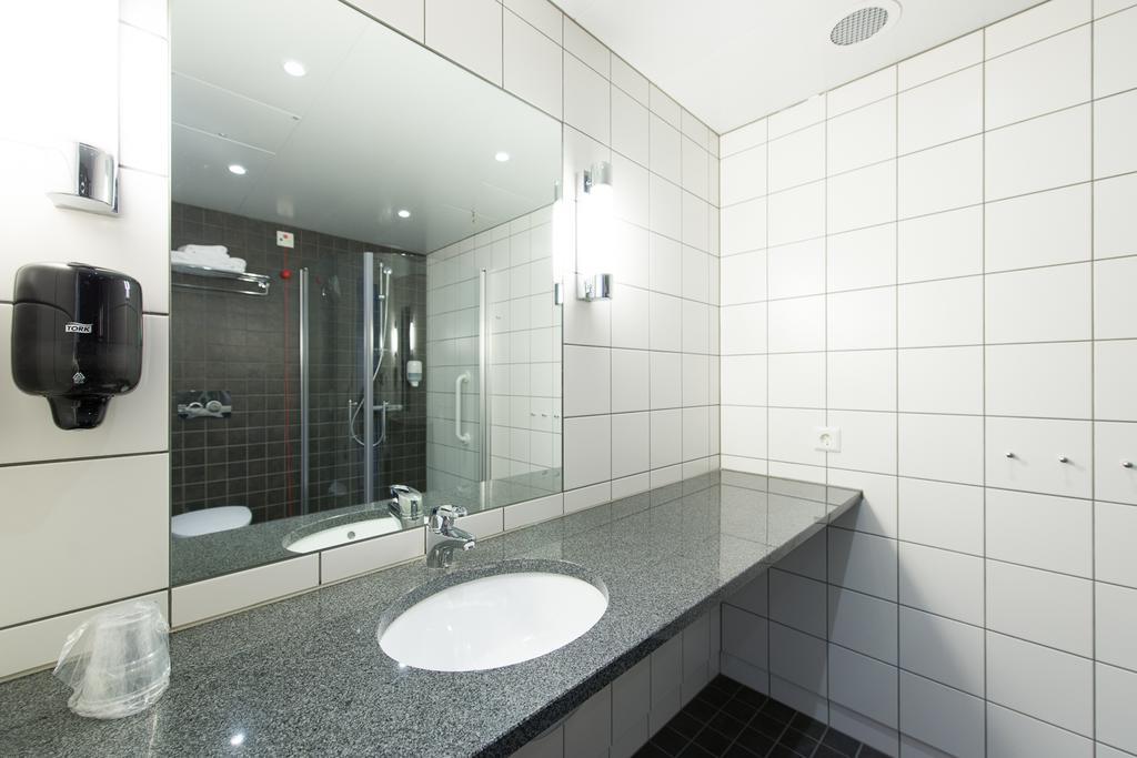 Pingvinhotellet Unn Tromsø Oda fotoğraf