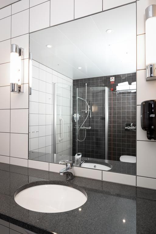 Pingvinhotellet Unn Tromsø Oda fotoğraf